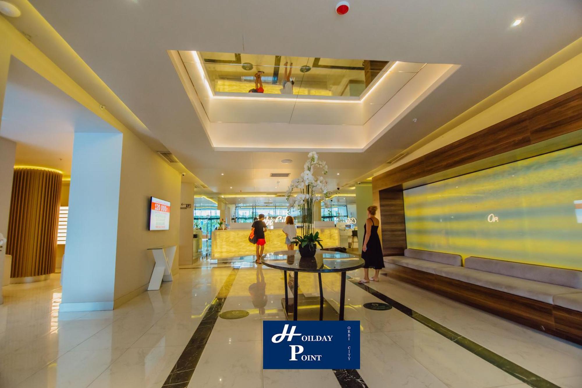 Holiday Point Orbi City Батумі Екстер'єр фото